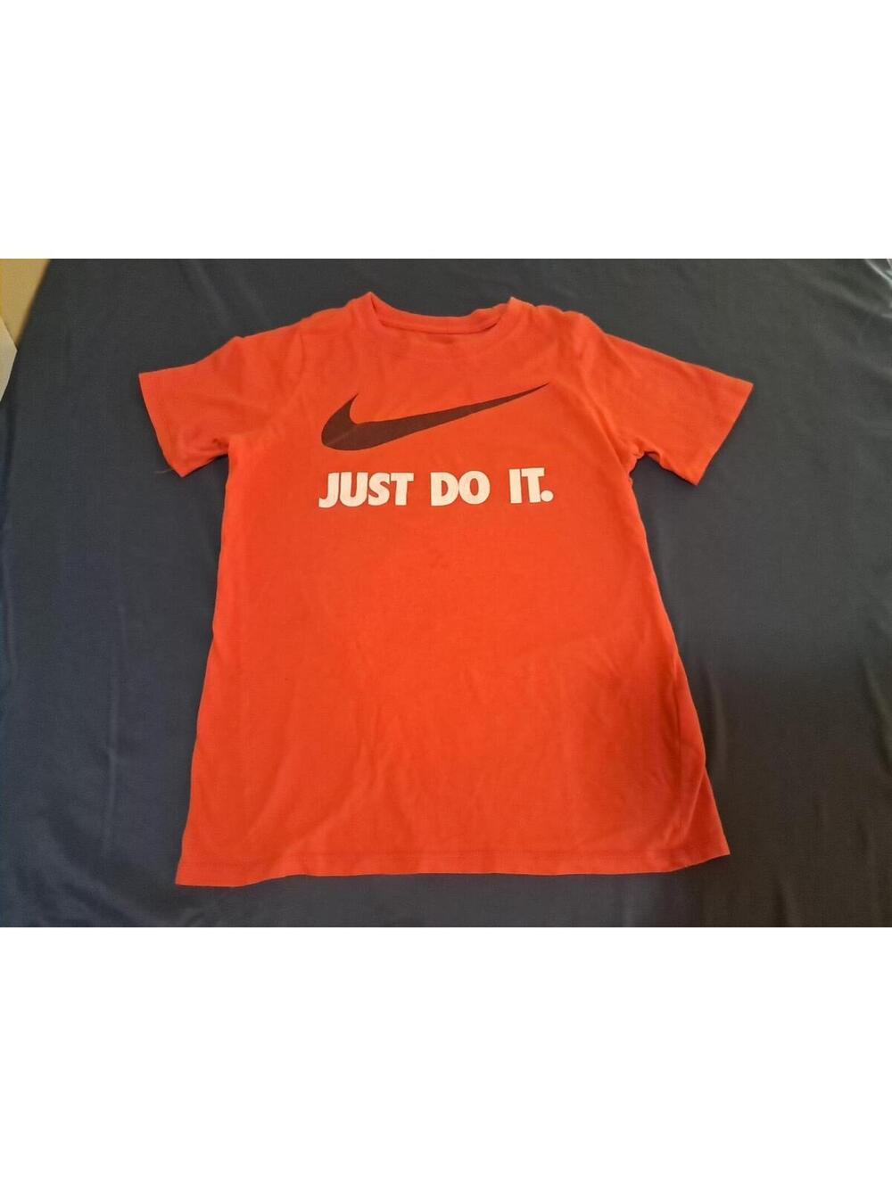 Nike‎ Swish Sign Boys Orange Size M Tshirt Short Sleeve. Used Condition